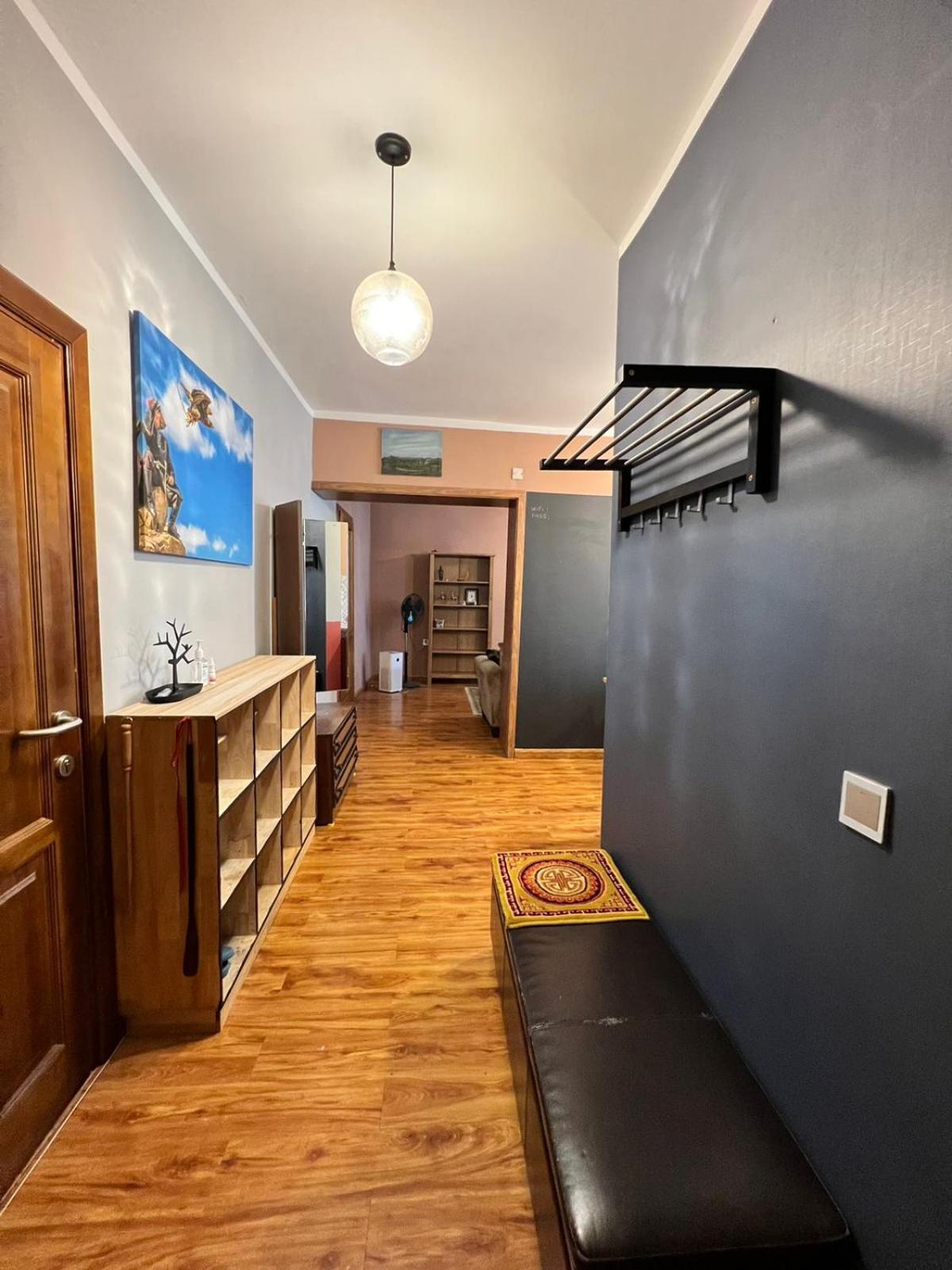 Apartament Location, Locaton, Location! Ułan Bator Zewnętrze zdjęcie